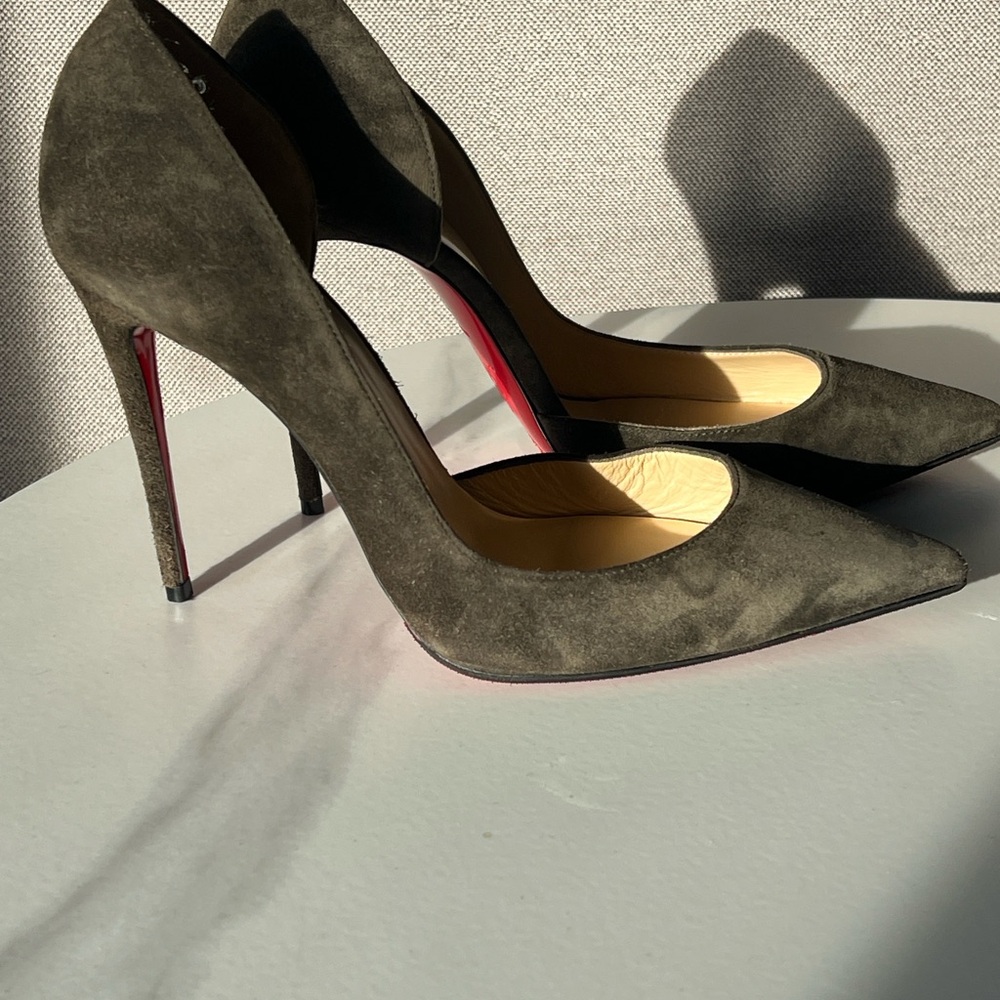Christian Louboutin Iriza 85mm pumps dark/olive Green Suede